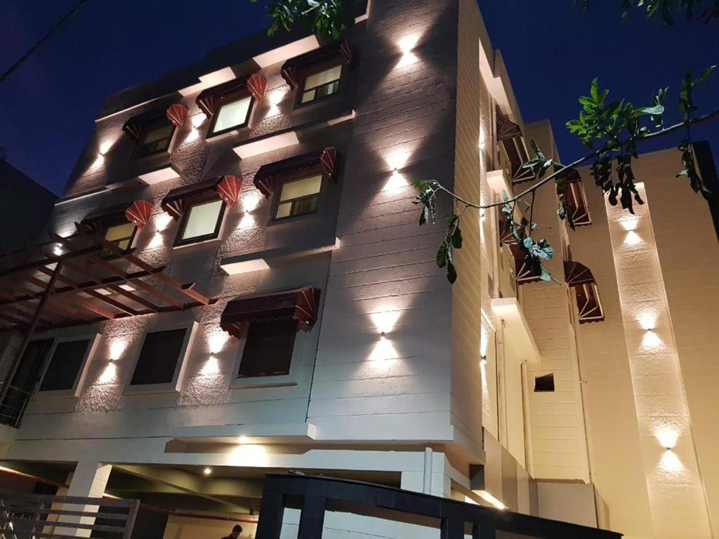 New Gokul Grand Hotel Dehradun Exterior photo